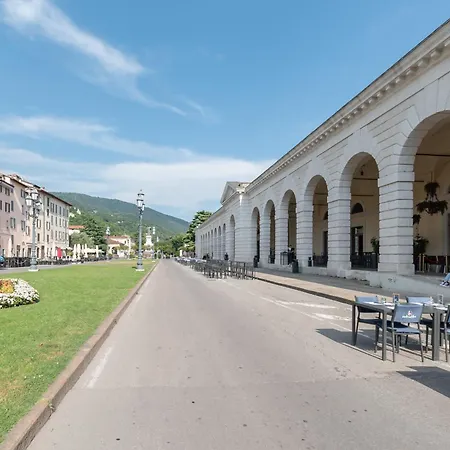 Magenta Retreat Piazza Arnaldo & Private Terrace Appartement Brescia